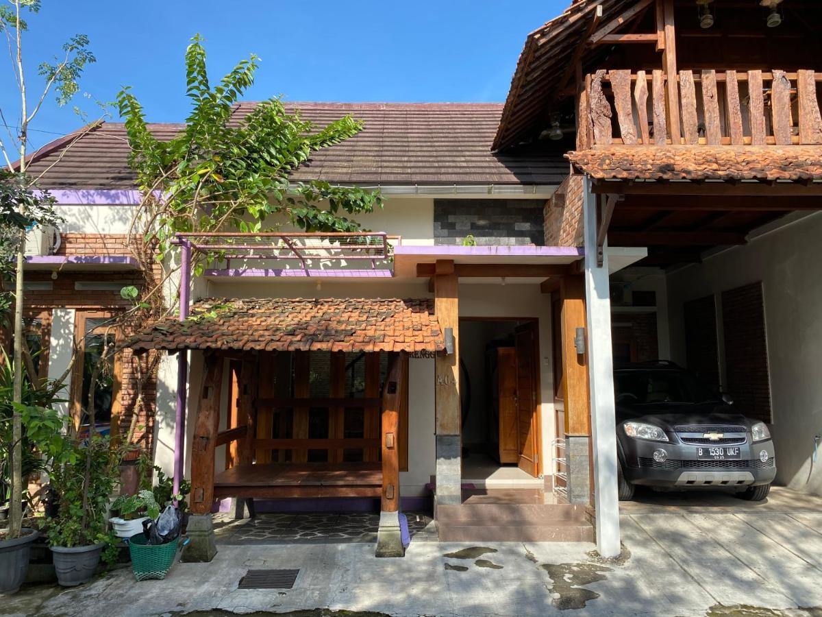 Rengganis Homestay Yogyakarta Extérieur photo
