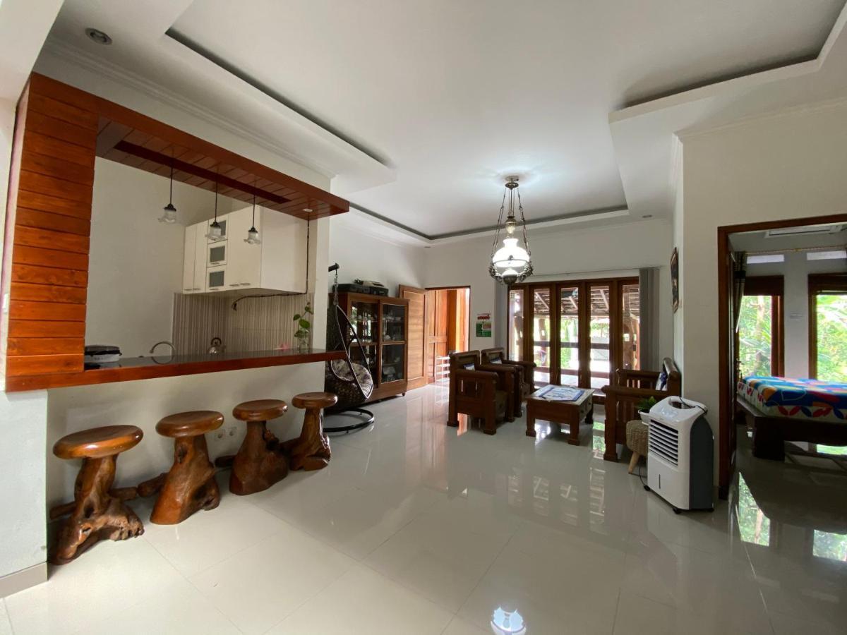 Rengganis Homestay Yogyakarta Extérieur photo